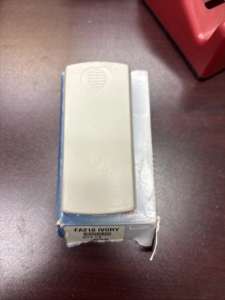 Inovonics FA-210 универсальный передатчик совершенно новый - Изображение 1 из 1