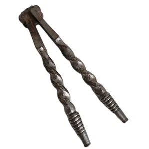 Antiker Nussknacker aus Metall Anfang 19. Jahrhundert Gerste Dreh Design - Bild 1 von 6