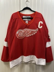 CCM Vintage Hockey Detroit Red Wings Gordie Howe #9 NHL Jersey XL Fight Strap - Picture 1 of 8