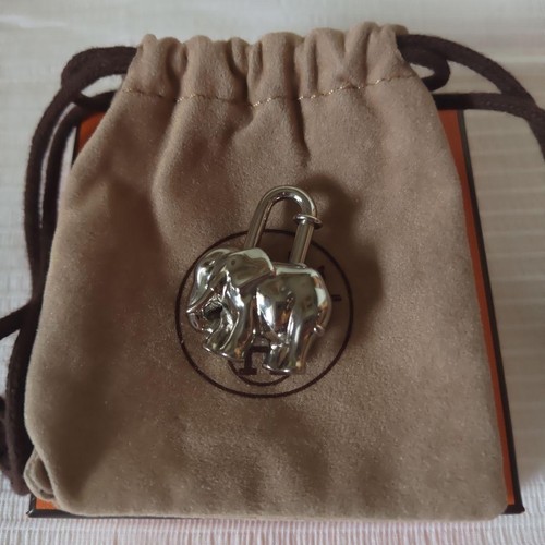 Hermès 1988 Argento Elefante Cadena Portafortuna Oggetto da Collezione con Scatola Sacchetto