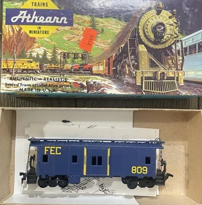 HO Scale Athearn Bay Window Caboose. FEC 909. - Picture 1 of 3