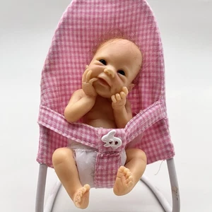 Ashton-Drake "Baby Ellie" Micro-Miracles Blessed Wee Ones Puppe mit Babywippe - Bild 1 von 12