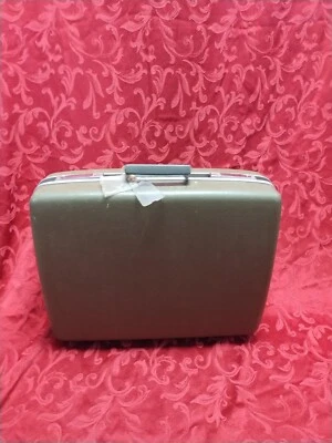 Maleta rígida vintage Royal Traveller Medalist verde oliva 20" equipaje retro Foto 1 de 4