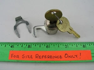 Cabinet Cam Lock with 2 Keys & Retainer Clip, Chicago Lock - Picture 1 of 2