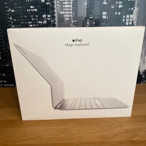 Apple Magic Keyboard iPad Pro 13" M4 British English White Sealed 100% Original - Picture 1 of 20