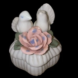 Portagioie Love Bird Colomba porcellana bianca rosa tocco elegante - Foto 1 di 9