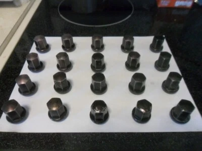 Juego de tuercas de aluminio Fuchs OEM Porsche 911 usadas (20 unidades) Foto 1 de 4