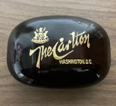 Recuerdos de jabonera de plástico vintage "The Carlton"  Foto 1 de 4