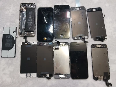 iPhone 5S Lot for scrap or parts - Image 1 of 4
