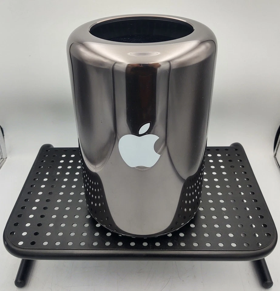 Apple Mac Pro (Late 2013) – Xeon E5, 16GB RAM, 500GB SSD, FirePro D300 - Image 1 of 4