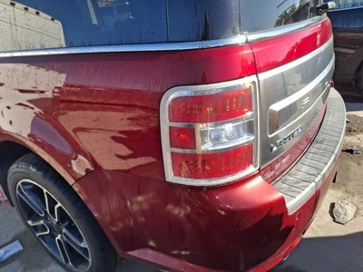 Б/у левый задний фонарь в сборе подходит: 2014 Ford Flex со светодиодной серебристой рамкой отделка слева - Изображение 1 из 4