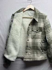 Cappotto sherpa donna Lucky Brand verde a quadri shacket chiusura a scatto davanti medio - Foto 1 di 9