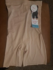 Assets Spanx pantaloncino donna modellante vita alta metà coscia modellante M beige nuovo - Foto 1 di 4