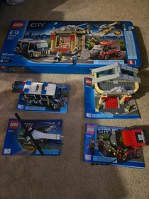 Lego City #60008 Museum Break-in 563 pcs Complete Set