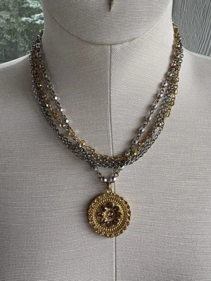 "Collar de cadena con cuentas en capas de 16"" de temporada con colgante en tono dorado ~ De colección" Foto 1 de 4