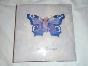 Album fotografico ANNE GEDDES 50 PAGINE contiene 200 foto VIOLA farfalla doccia regalo - Foto 1 di 3