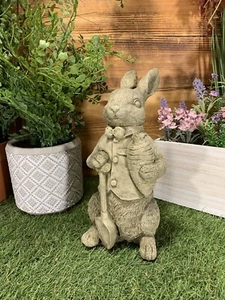 STEINGARTENWIND IN DEN WEIDEN ""KANINCHEN MIT SPATEN"" BETONSTATUE ORNAMENT - Bild 1 von 10