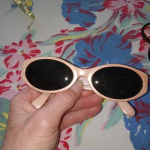 Kenneth Cole Vintage Womens Sunglasses Pink - Picture 1 of 9