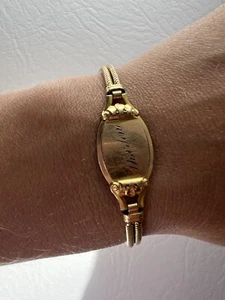 "Pulsera Fostner llena de oro amarillo de 12 quilates 7"" grabada con nombre 'Sharlene'" - Imagen 1 de 9