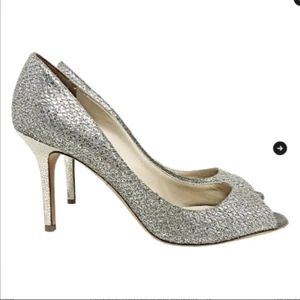 Zapatos JIMMY CHOO Talla 7.5 Peep Toe Disco Ball Plateados Usados Una Vez - Imagen 1 de 3
