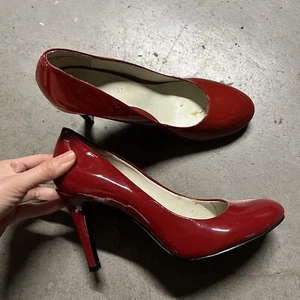 Nine West cherry Red Patent Leather Pumps Heels Size 6 EUC - Picture 1 of 5
