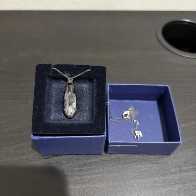 "Collar de cadena Swarovski lágrima cristal plata caída clara gris con caja 18""" Foto 1 de 4