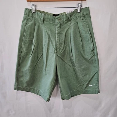 Nike Men's Golf Chino Green Shorts Size 32 DX0643-386 - Image 1 of 4
