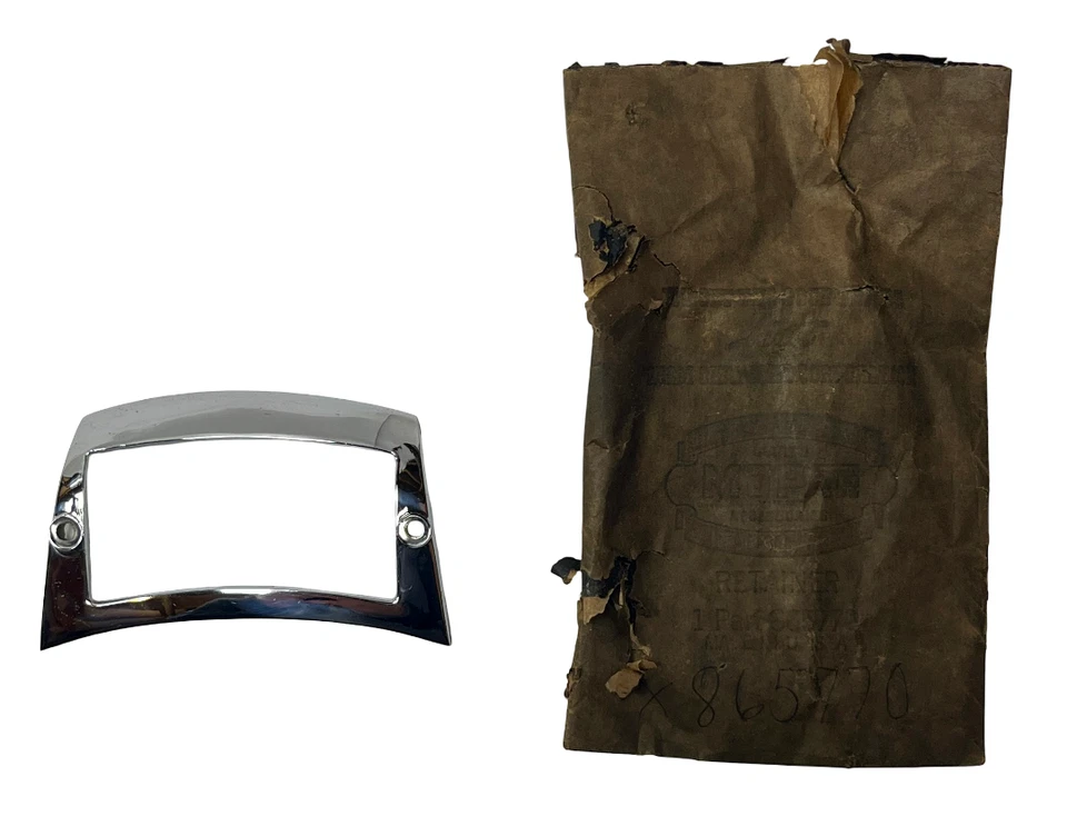 New Old Stock Parking Lamp Lens Retainer for 1941 Chrysler #865770 - Image 1 of 1