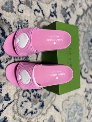 Zapatilla Kate Spade Splash Pool Slide Cuero Liso Rosa EE. UU. 7B NUEVA EN CAJA PRECIO DE VENTA SUGERIDO POR EL FABRICANTE $129 Foto 1 de 4
