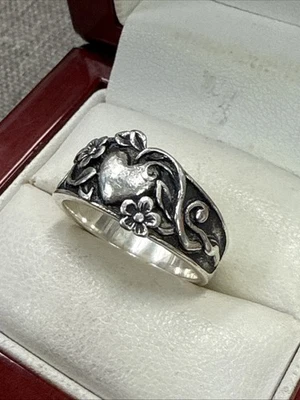 ❤️ Retired James Avery Heart Ring Size 8 - Image 1 of 4