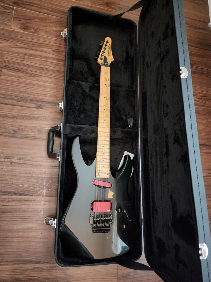 YAMAHA RGZ-211M Black Electric Guitar with EMG active system and Gator hard case - Image 1 of 4
