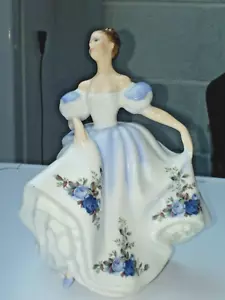 ROYAL DOULTON Figurine ~ Beatrice - Moonlight Rose ~ HN 3263 ~ Free UK P&P - Picture 1 of 8