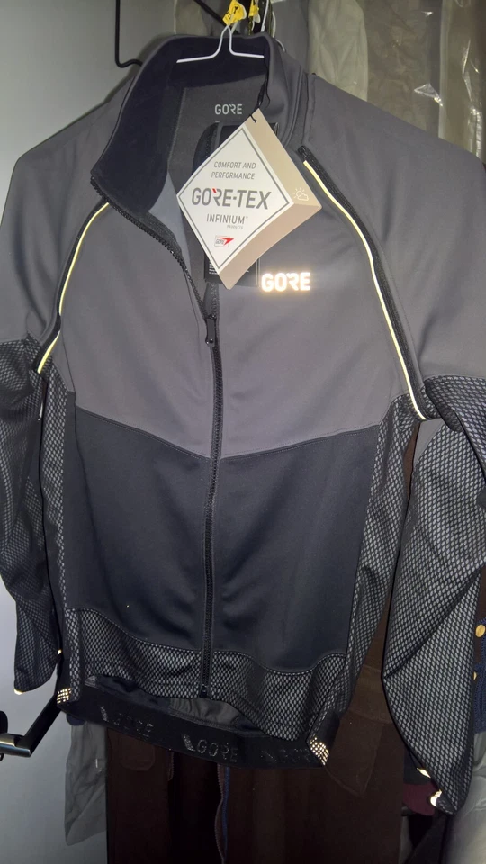 GoreWear Phantom GORE-TEX Infinium Jacket NWT - Image 1 of 1