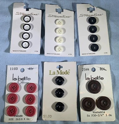 STREAMLINE / LA PETITE / LA MODE 6 PACK VTG RED WHITE BLACK NOS BUTTONS ON CARD - Image 1 of 4
