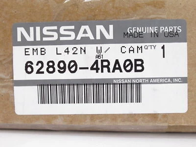 Original OEM Nissan 62890-4RA0B Rejilla Delantera Emblema 15-18 Máxima con Orificio para Cámara Foto 1 de 3