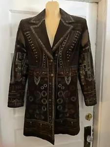 Cappotto Pamela McCoy Boho con borchie ricamato lunghezza media taglia XS USATO IN OTTIME CONDIZIONI - Foto 1 di 9