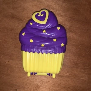 Polly Pocket Sweet Treat kompakt lila gelb Cupcake Spielset F5 - Bild 1 von 4