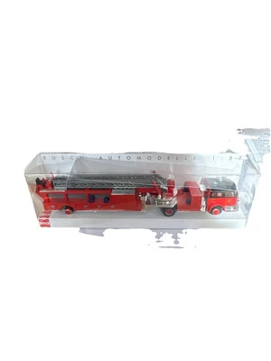 BUSCH 1:87 Fire Truck – Made in Germany - Immagine 1 di 4