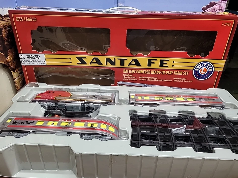 Lionel Santa Fe Battery Powered Ready To Play Set - Image 1 of 4