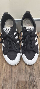 Adidas Womens Shoe Size 7 Black White Classic Canvas Low Top