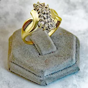 Precioso anillo de cóctel de diamantes de 0,25 CTW de oro amarillo de 10 k talla 7 - Imagen 1 de 11