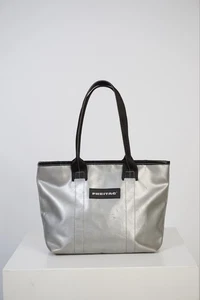 Seltene Freitag Silver Tote Bag Recycled Plane Medium Size 38x25x11 cm Gebraucht - Bild 1 von 18