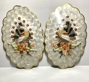Vintage Paar Capiz Muschel Muschel Wandbild Skulptur Blumen Pfau - Bild 1 von 19