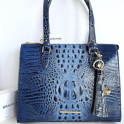 🌹 Bolsa de ombro Brahmin Anywhere tote azul denim couro + borla grande nova com etiquetas**HTF - Imagem 1 de 4
