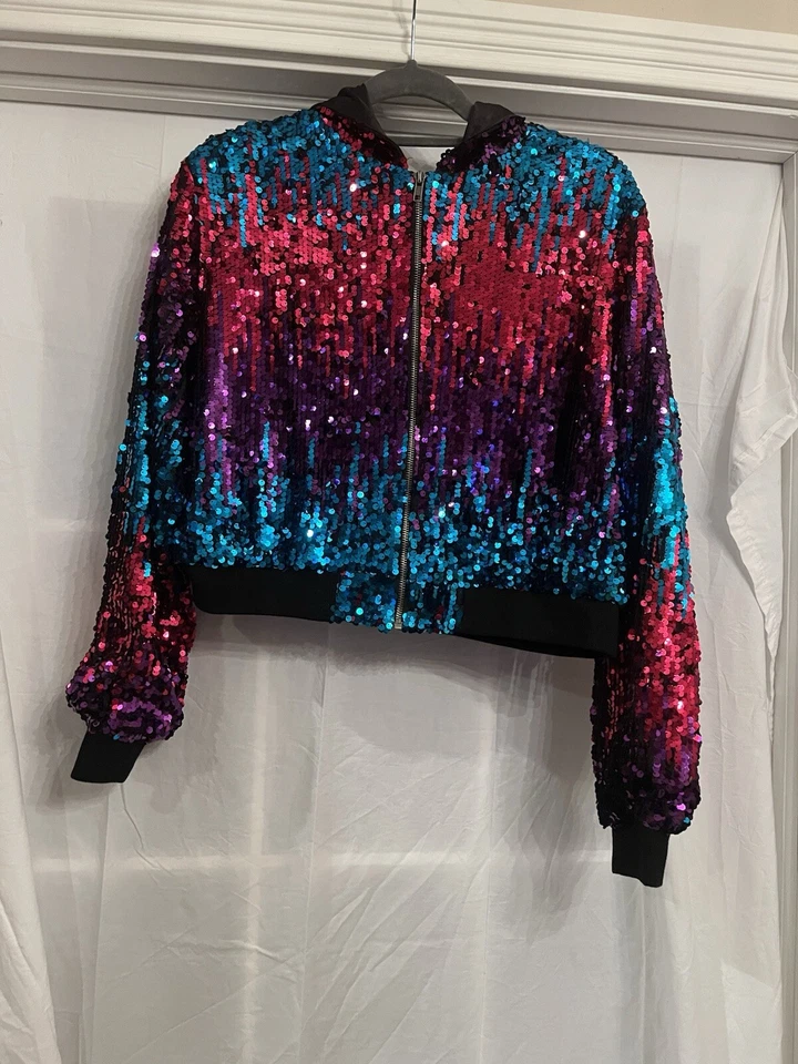 Jaqueta Forever 21, com capuz e lantejoulas com zíper forrada tamanho OX véspera de Ano Novo. - Imagem 1 de 4