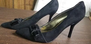 Zapatos de salón Nine West Francess de gamuza negra con arco puntiagudo talla 8 M - Imagen 1 de 6