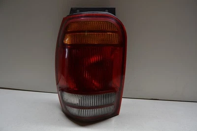 Luz trasera izquierda Mercury Mountaineer 1998-2001 OEM, 166-02475 Foto 1 de 4