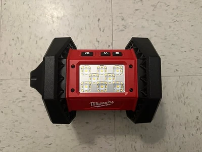 Milwaukee 2361-20 M18 Rover 1500 Lumens Trueview LED Flood Light (Bare) - Image 1 of 4