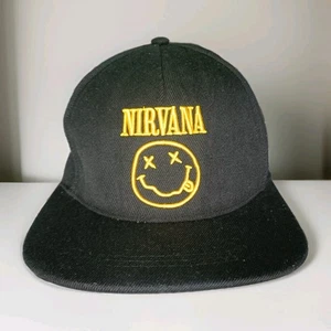 Cappello Berretto Snapback Nirvana H&M Nero Giallo Faccia Sorridente Regolazione Cinghia Schiena - Foto 1 di 10