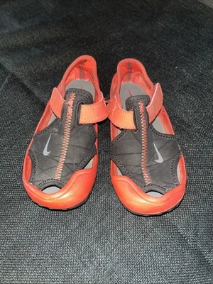 Nike Suray Protect bebé niño pequeño talla 3C UK8,5 EUR26 rojo y negro 2013 Foto 1 de 4